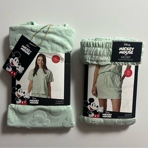 NWT Disney Mickey Mouse 2 Piece Set, Green, Size M